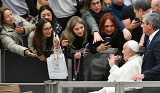 Pope Francis warns of ‘fanaticism, hatred’ in social media